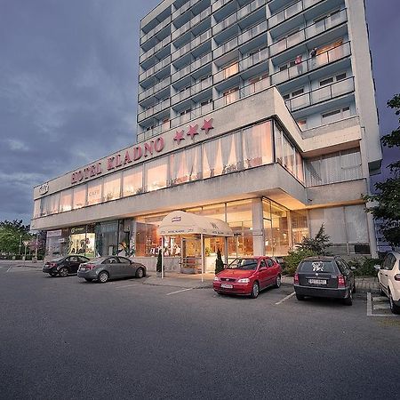 Retro Hotel Kladno Exterior foto