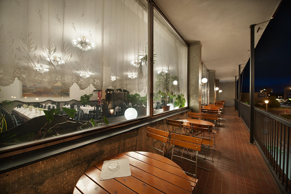 Retro Hotel Kladno Exterior foto